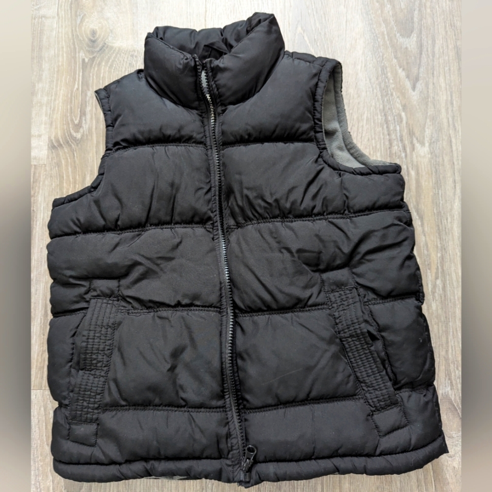 Youth Old Navy black puffer vest